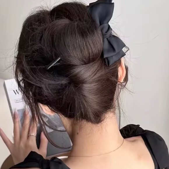 Black Bow Hair Clip Set - Picture 5 of 5